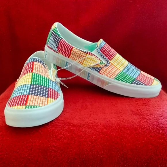 Men's VANS PRIDE SLIP ONS NWOT - Picture 1 of 9
